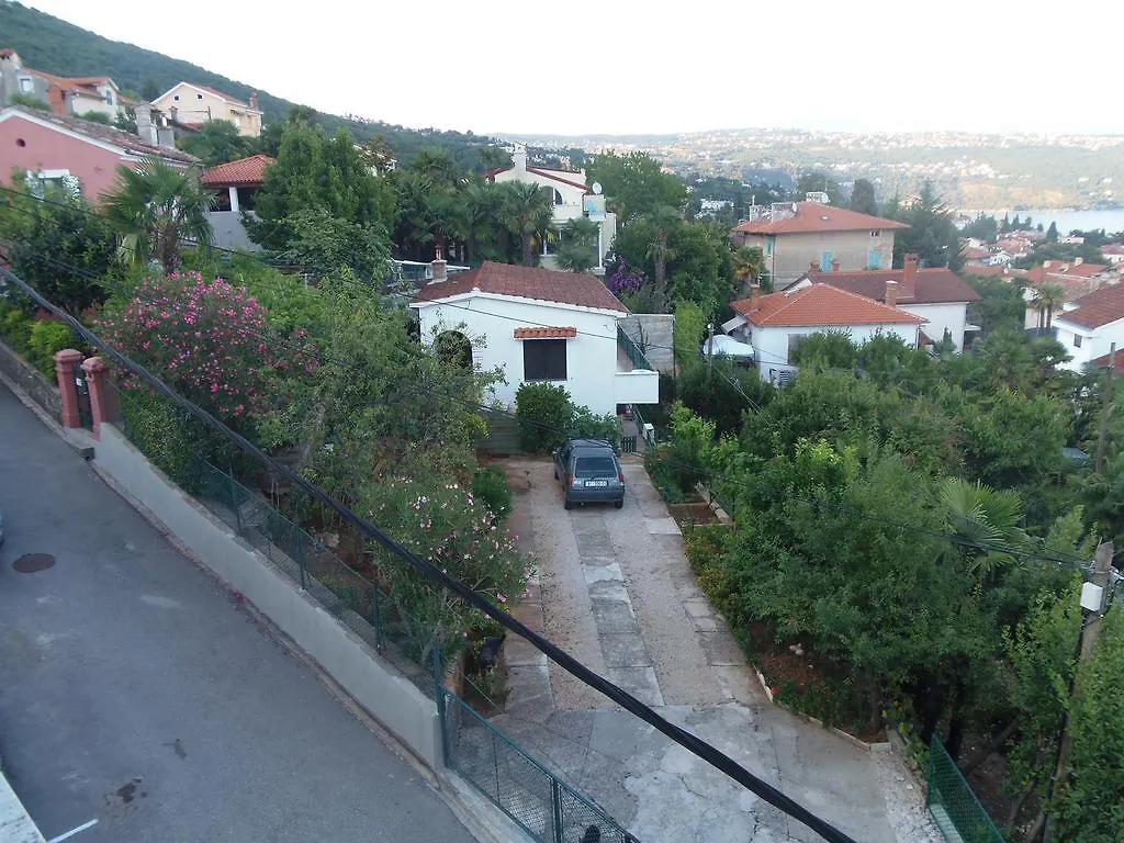 Sunflower Apartment Opatija