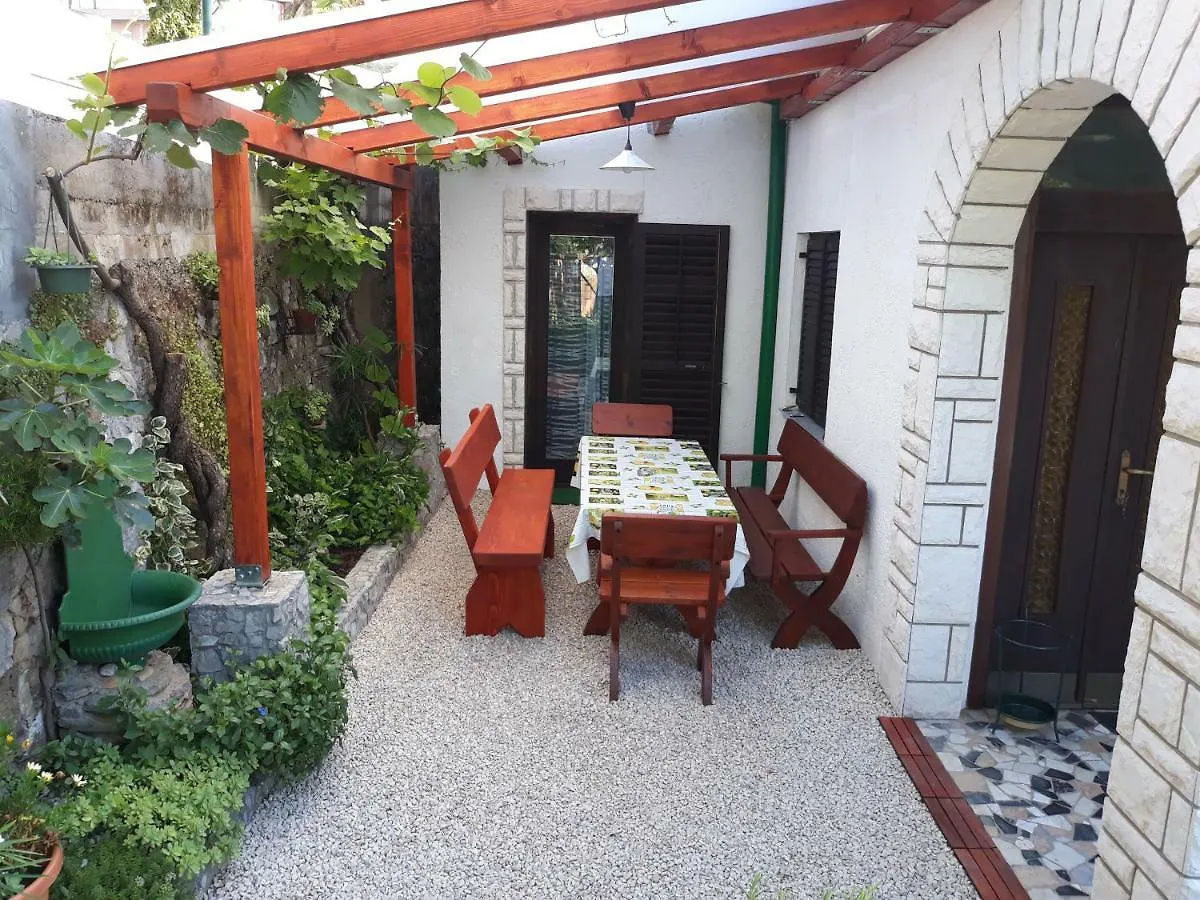 Sunflower Apartment Opatija